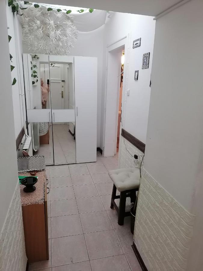 Low Cost Apartment Белград Екстер'єр фото